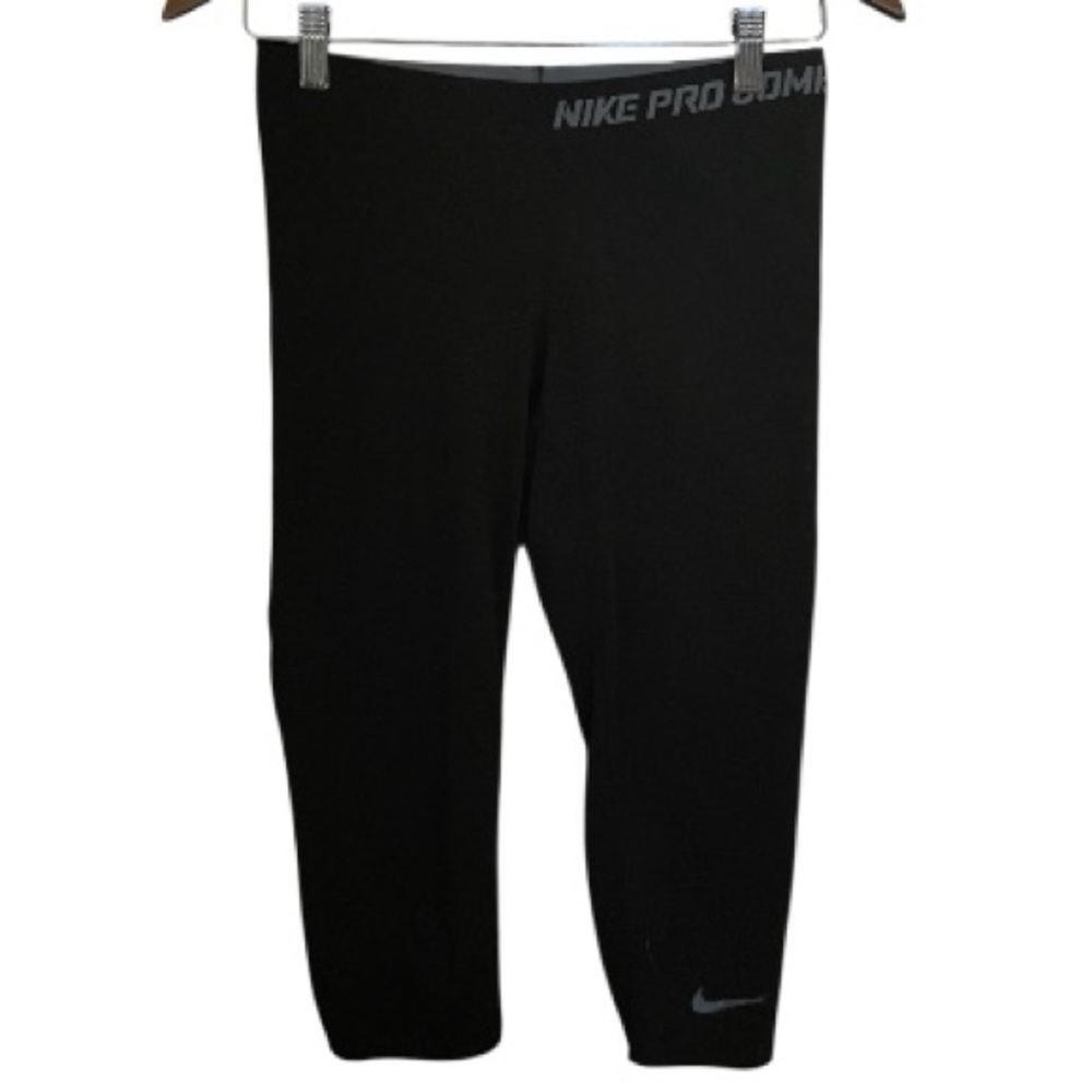 Nike Pro Women’s Cropped Compression Leggings – Black (Size Medium)